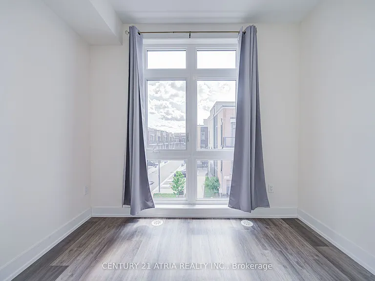 1 Bond Cres #1 — Photo 30