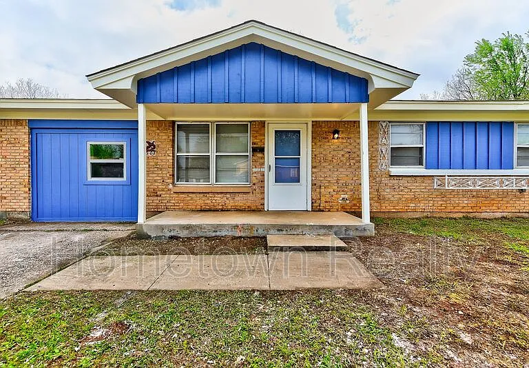 1308 McDonald Dr — Photo 5