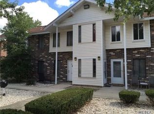 30 Kiowa Ct, Coram, NY