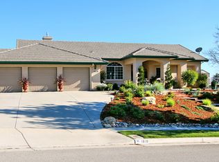 1610 Via Flora, Paso Robles, CA 93446