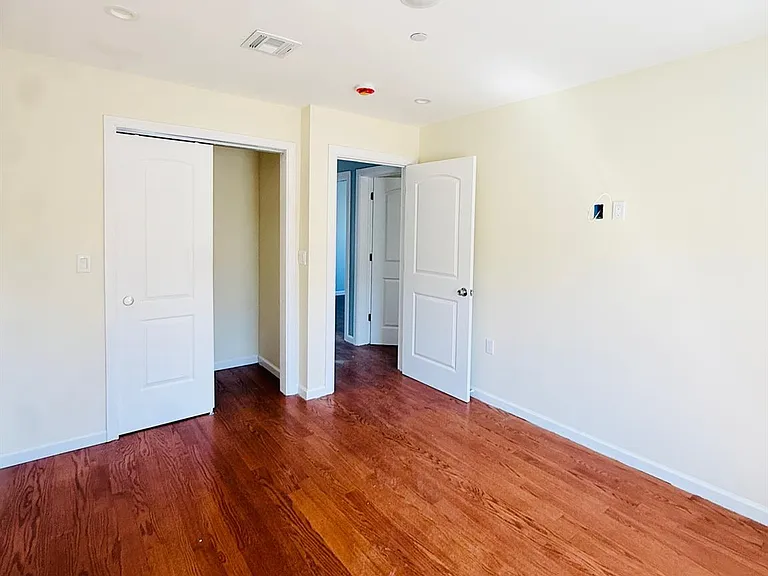 13922 Lakewood Ave #2F — Photo 10