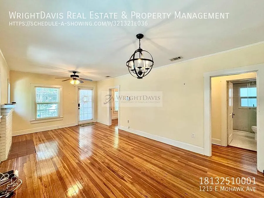Super Unique 2/1 Seminole Heights Home — Photo 4