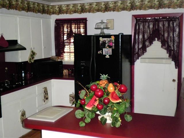 2nd image of 209 Linden Cir