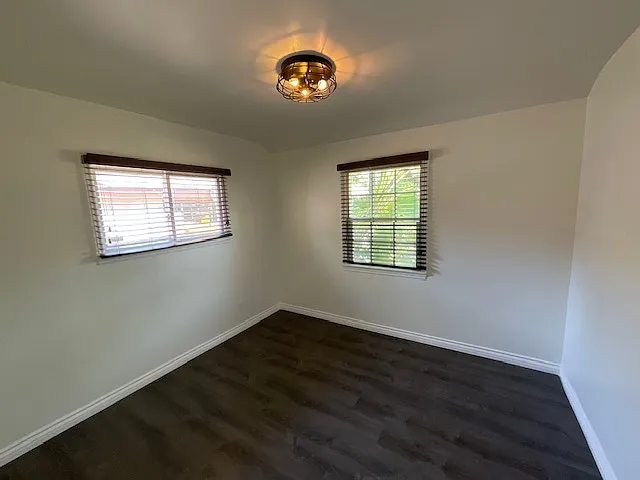 15022 Haynes St — Photo 24