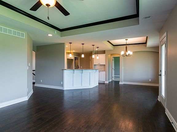 5th image of 216 Firethorn Dr
