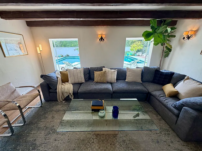 311 Amalfi Dr — Photo 61