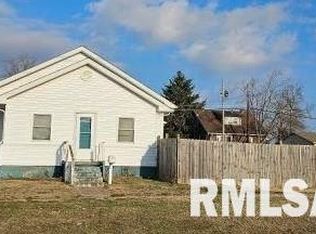 1020 State St, Eldorado, IL 62930