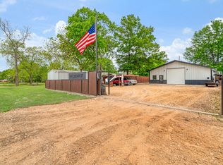 140 N Cedar St, Blossom, TX 75416