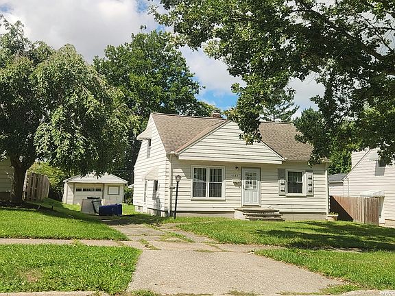 3rd image of 4332 W 191st St