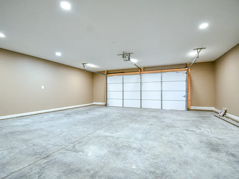 511 Cherry Ln — Photo 16