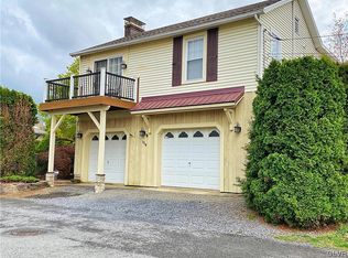114 W Stone Aly, Alburtis, PA 18011