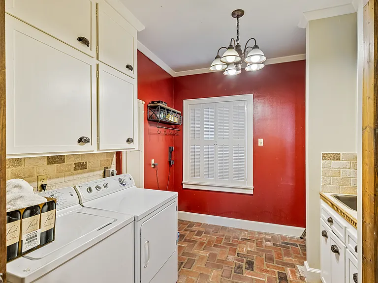 3400 Deborah Dr — Photo 41