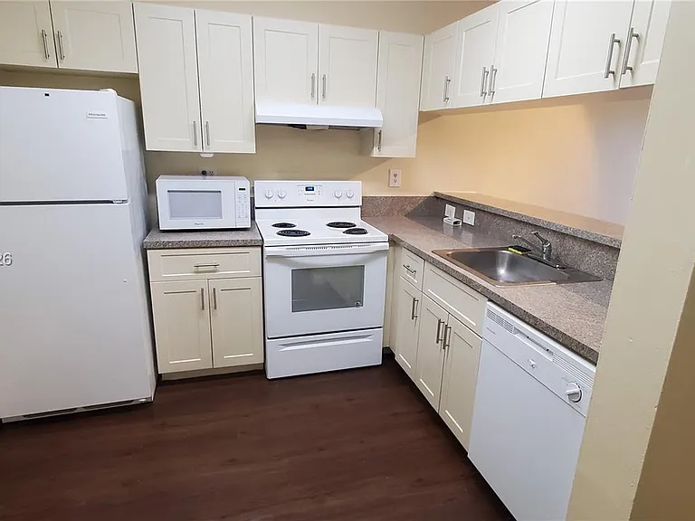 9823 Nob Hill Ct #9823 — Photo 8