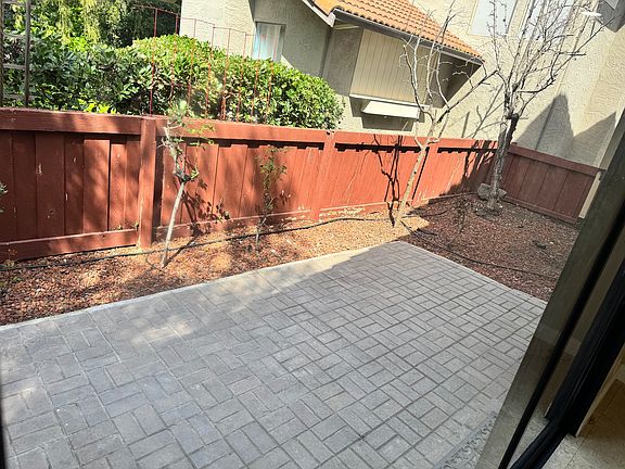 3rd image of 491 Verano Ct