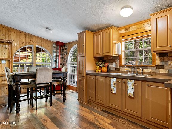 3rd image of 994 Ohara Dr