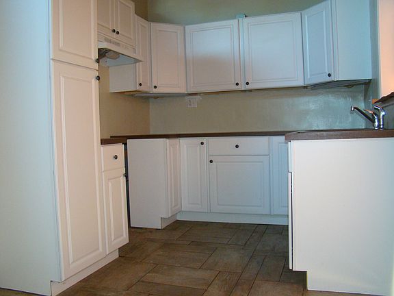 5th image of 386 S Marvin Dr