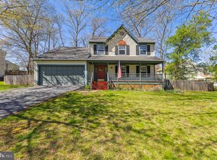 15208 Sovereign Pl, Chantilly, VA 20151