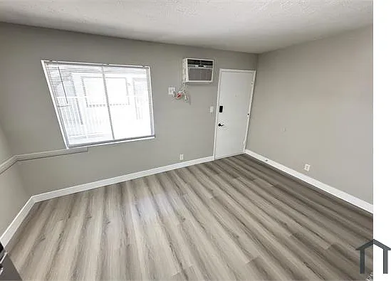 239 W Philadelphia Ave #5 — Photo 5
