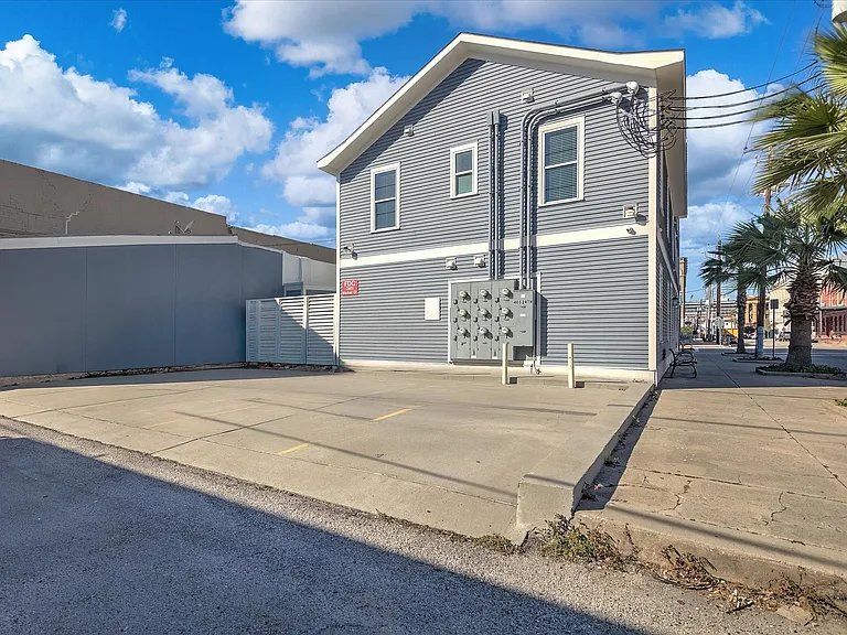 2401 Market St #101 — Photo 25