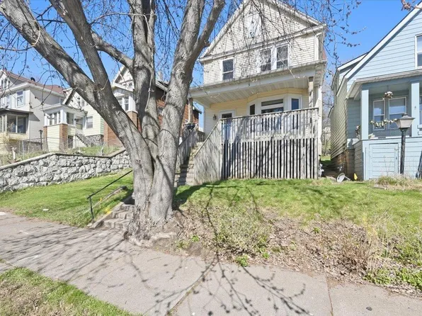 2117 W 4th St, Duluth, MN 55806