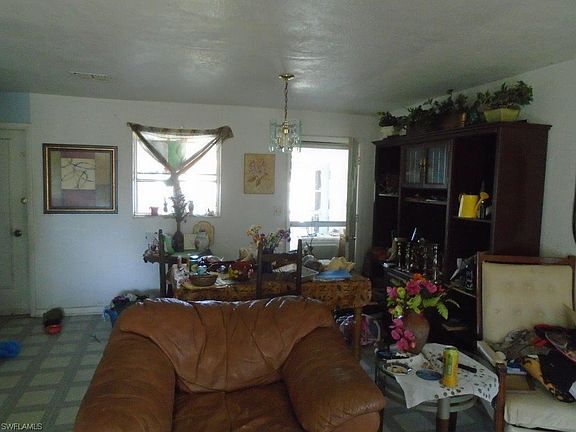 4th image of 1530 NE 4th Ter