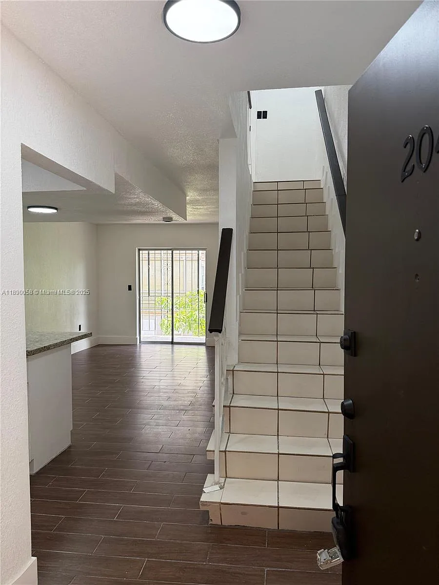 Building Photo - 6625 W 4th Ave #204