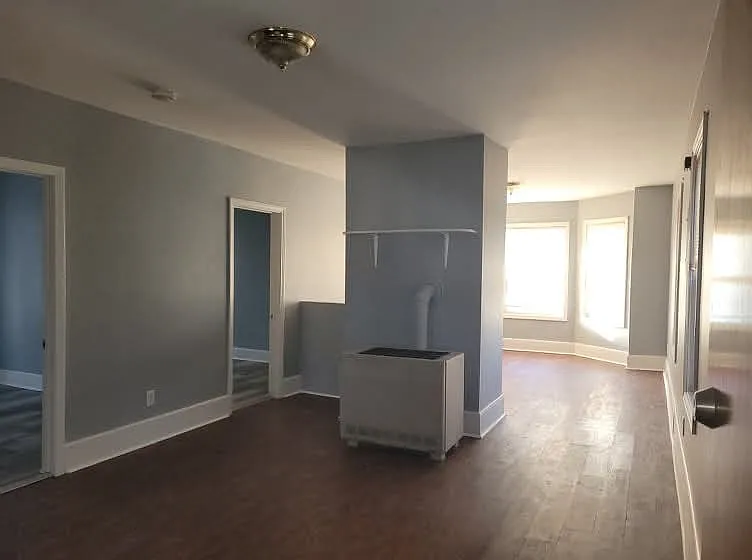 16 Warren St #2 — Photo 3
