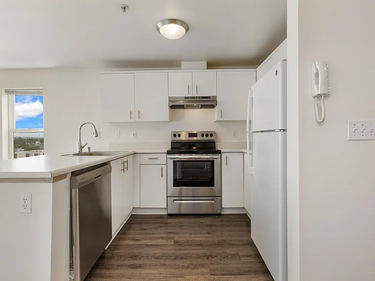 Alderview - 300 11th Ave — Photo 26
