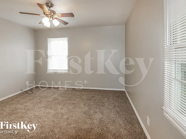 9312 Stark Ave — Photo 6