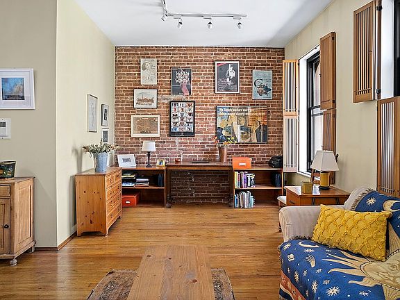 2nd image of 202 W 92nd St APT 5F