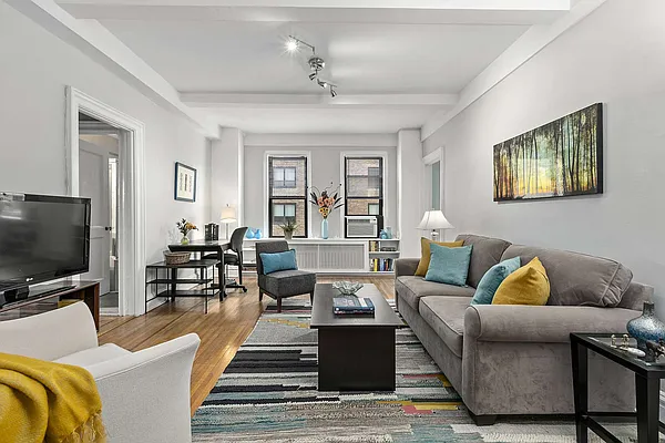 Sold by Compass | media 1