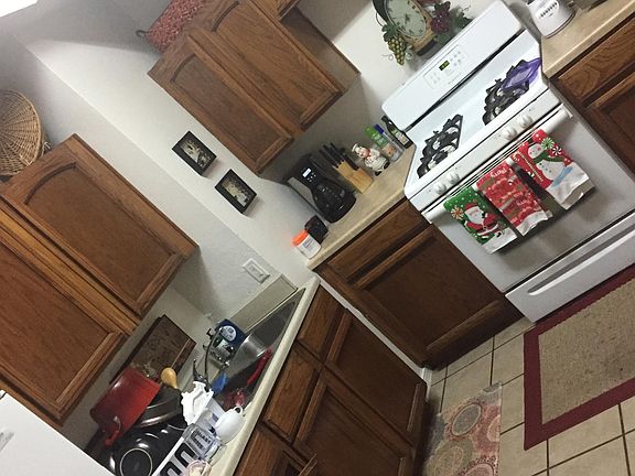 3rd image of 3909 Pershing Dr APT B