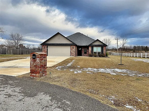 14948 N Tyler St, Tahlequah, OK 74464