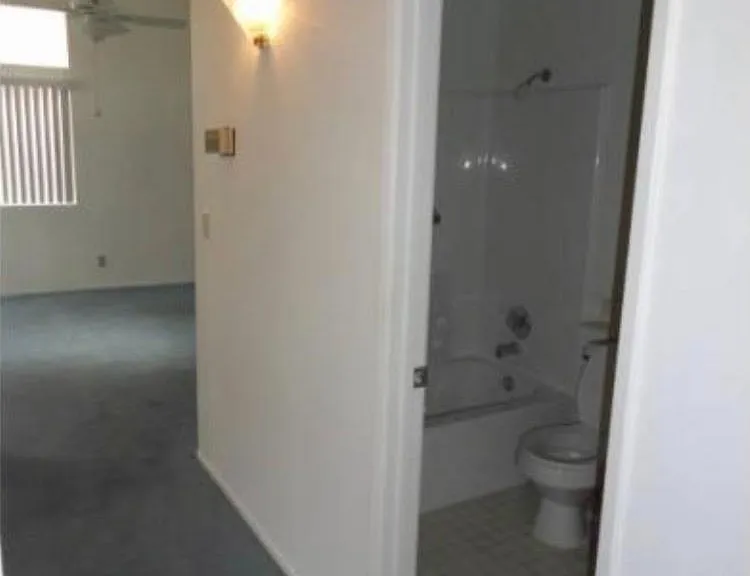 1425 Ridgecrest Ct — Photo 9