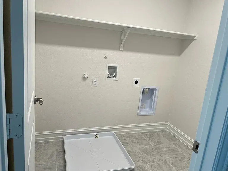 9914 Michael Irvin St — Photo 2