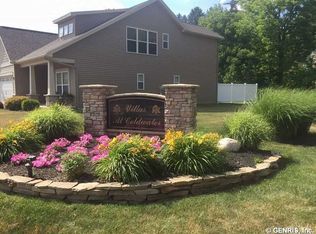 72 Golden Oaks Way, Rochester, NY 14614