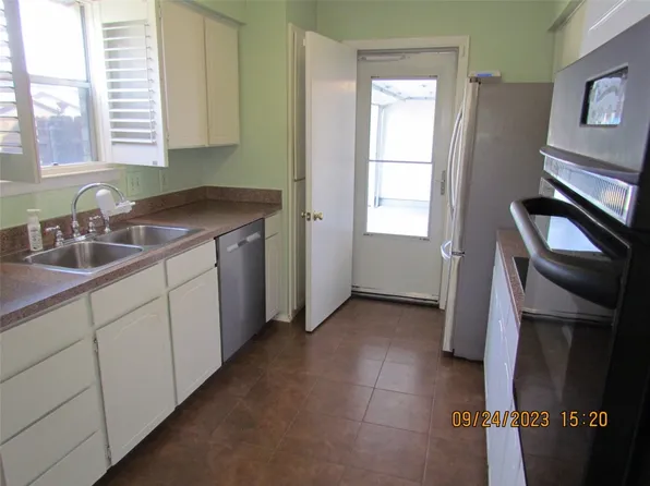 6600 Kitty Dr, Watauga, TX 76148