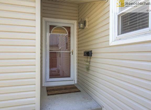 8621 West 108th Place