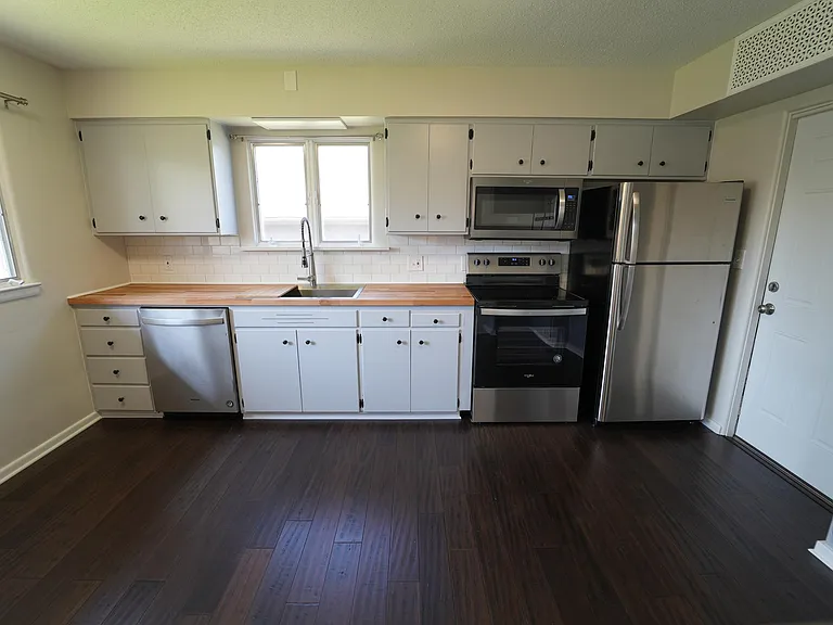 4114 Chelsea Ct — Photo 9
