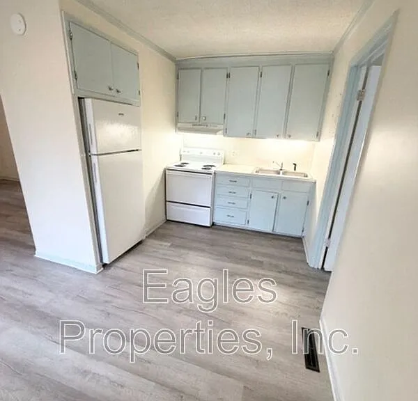 2803 Warrick Cir #F1 — Photo 2
