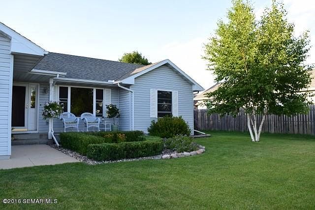 1st image of 612 Willowbrook Dr NE