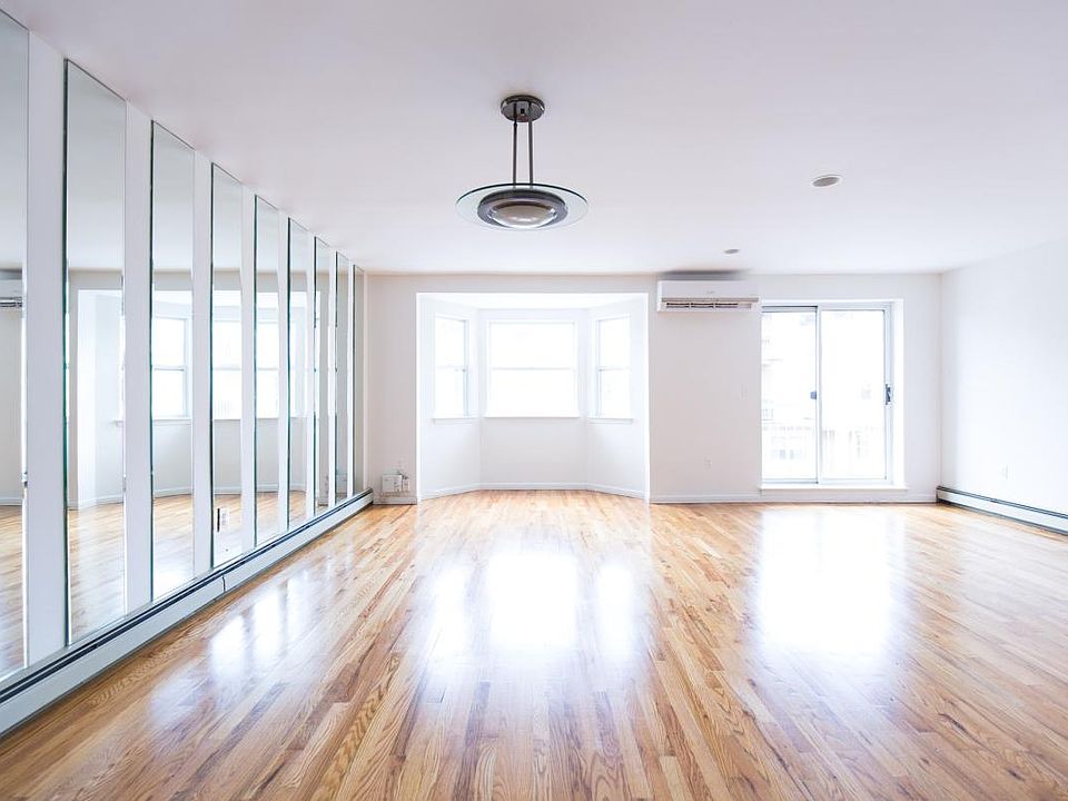 1st image of 8 Cove Ln #2B