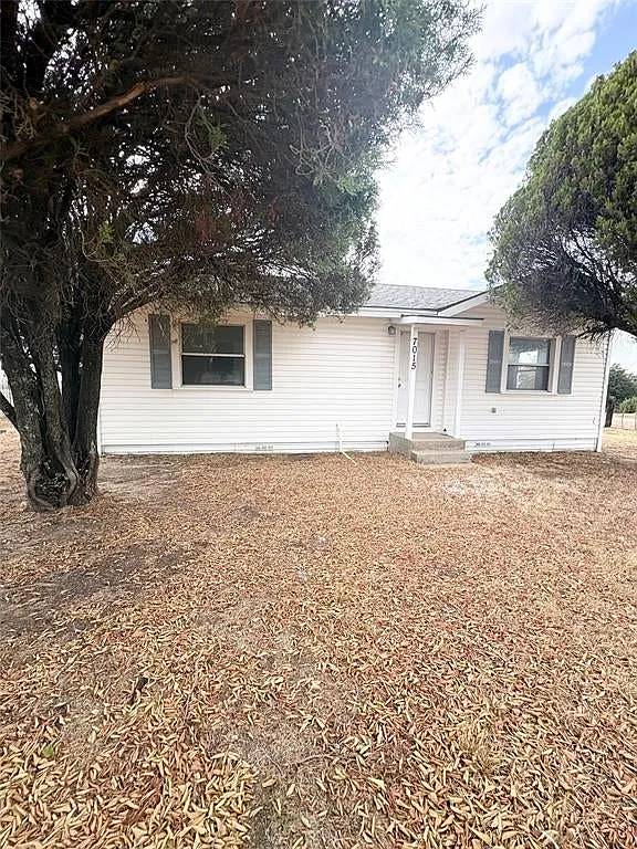 2 bed, 851 sqft, $1,800 — Photo 1