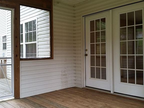 4th image of 356 Meadowlake Cir