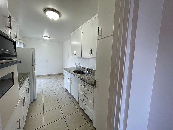 5th image of 230 E San Salvador St #8