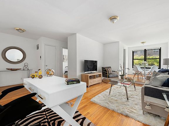 3rd image of 315 E 56th St APT 4A