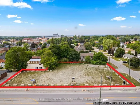 121 Hume St, Collingwood, ON L9Y 1V7
