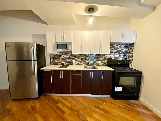 Rented by City Connections Realty | media 16