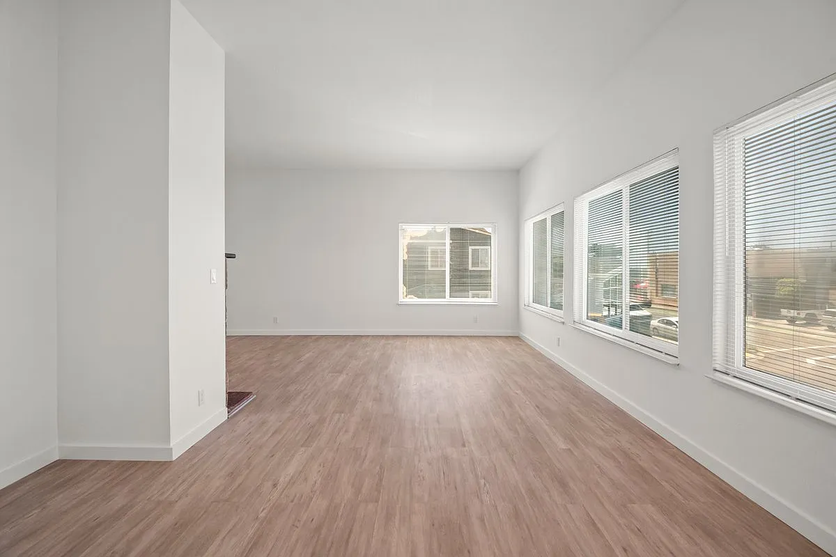 1 bed, 900 sqft, $3,200 — Photo 4