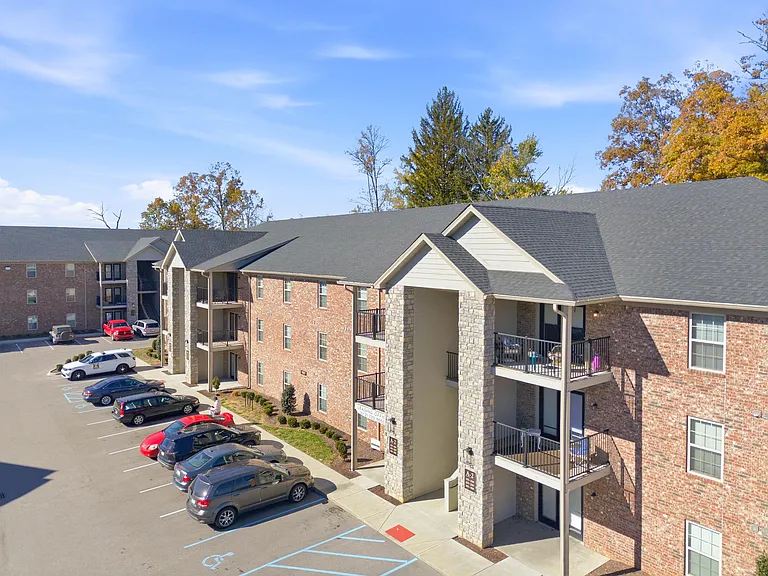 Greenbrier Apartments — Photo 110